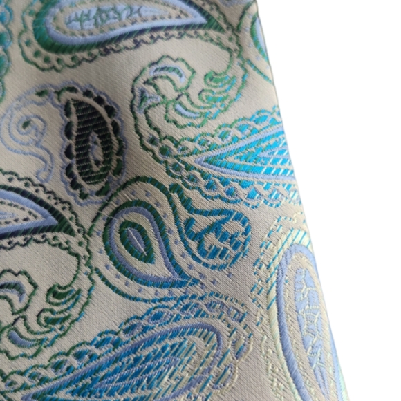 Pierre Cardin, Harty Ames, and Uomo Venetto tie bundle. BUY these 3 get 1 free - Picture 10 of 12